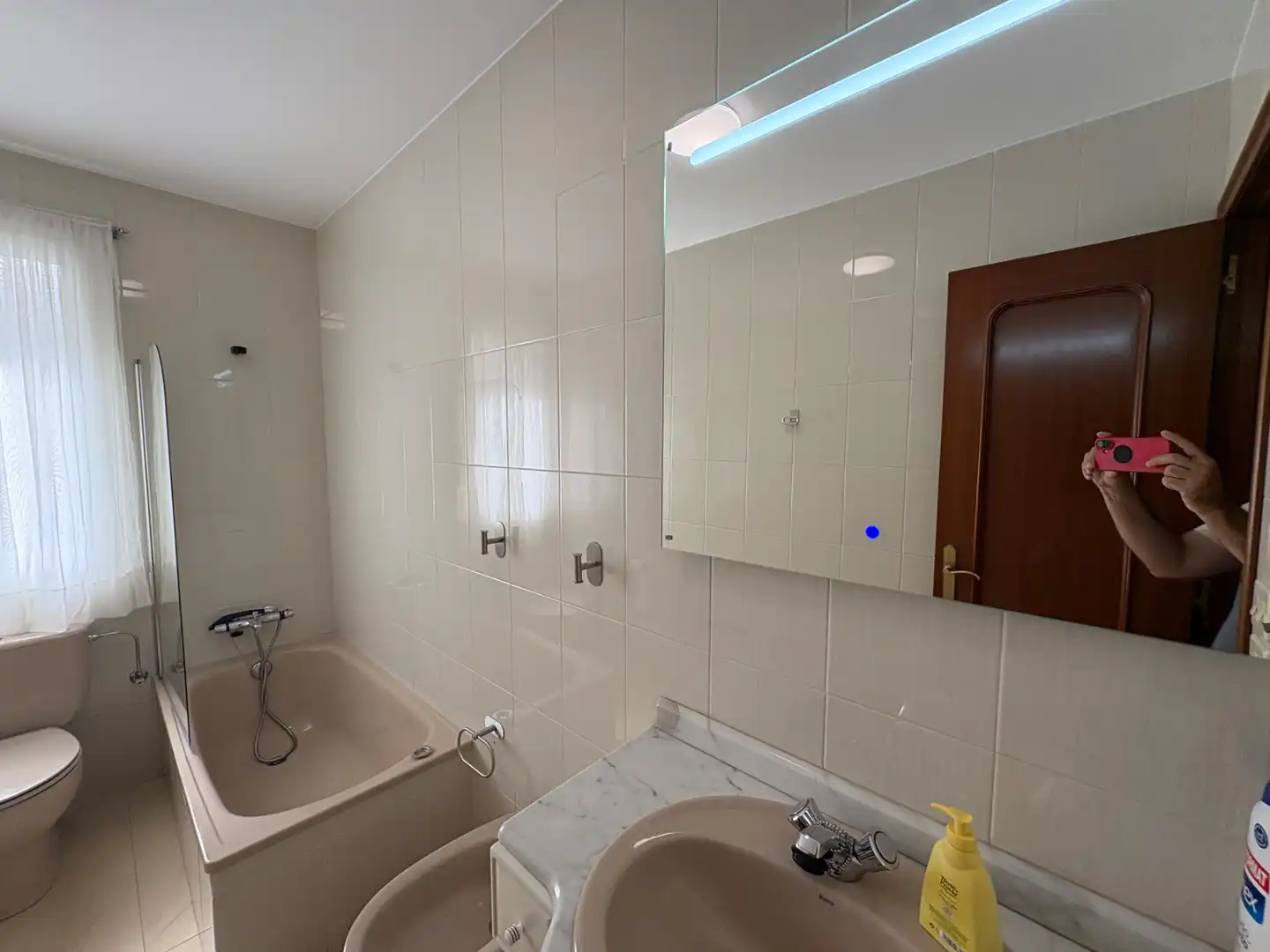 Badezimmer von Wohnung zur Miete in A Coruña Capital  mit Möbliert, Ofen und Waschmaschine