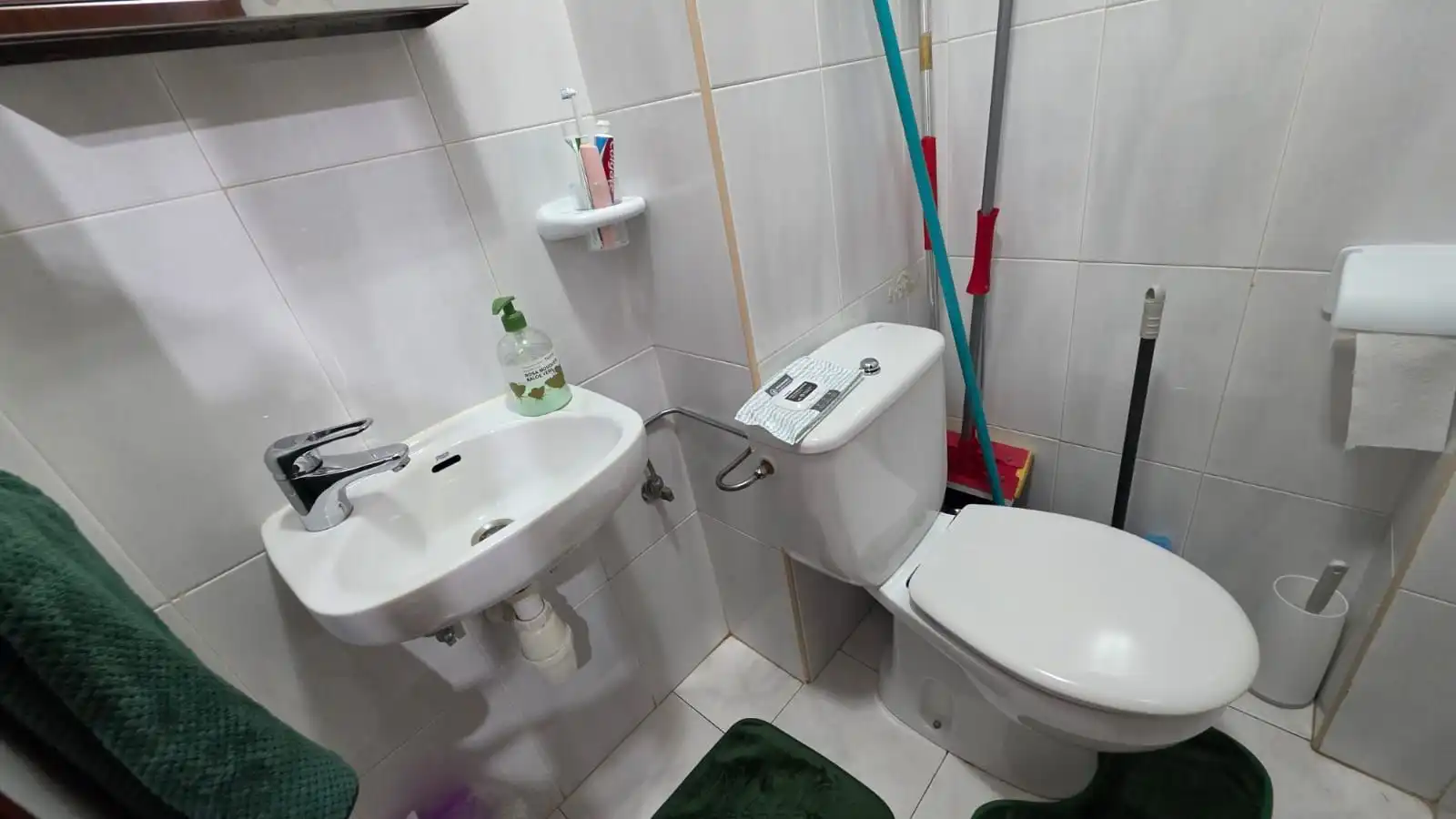 Badezimmer von Wohnung zum Verkauf in Castro-Urdiales mit Heizung und Möbliert