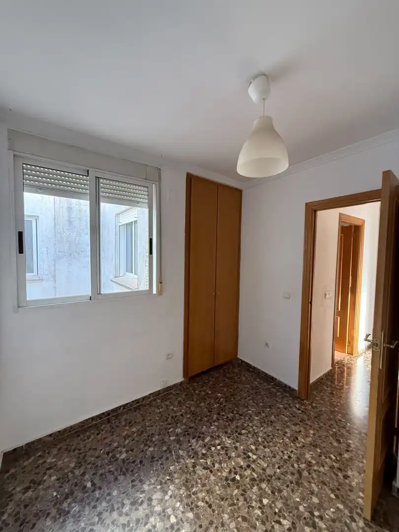 Schlafzimmer von Wohnung zur Miete in Chiva mit Klimaanlage und Terrasse