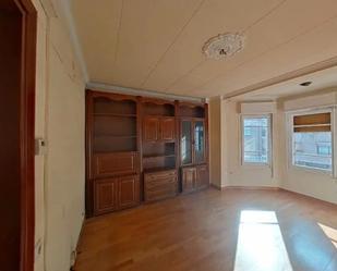 Sala d'estar de Pis en venda en Cornellà de Llobregat