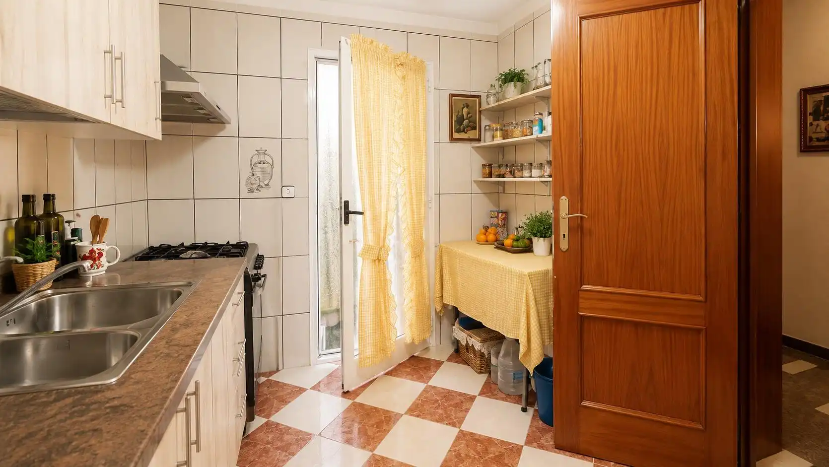 Cuina de Casa o xalet en venda en Montefrío amb Traster