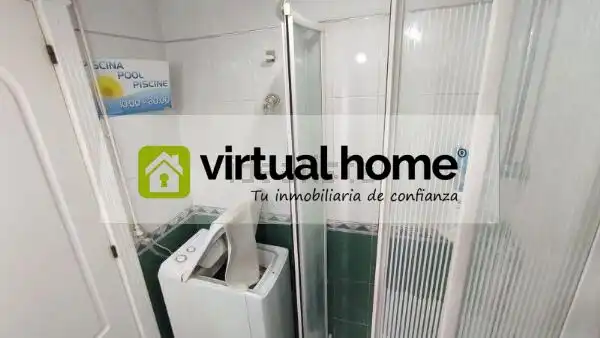 Baño de Apartamento en venta en Benidorm con Aire acondicionado, Jardín privado y Amueblado