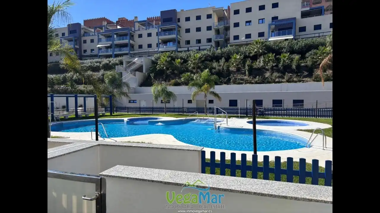 Schwimmbecken von Erdgeschoss zur Miete in Almuñécar mit Terrasse und Möbliert
