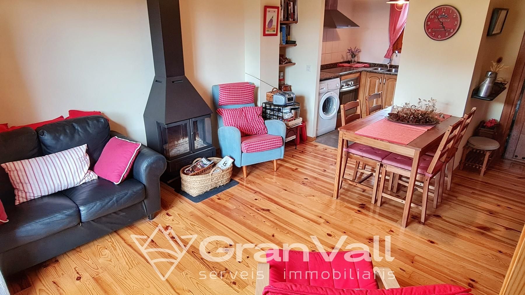 Sala de estar de Casa adosada en venta en Ur con Calefacción, Jardín privado y Terraza