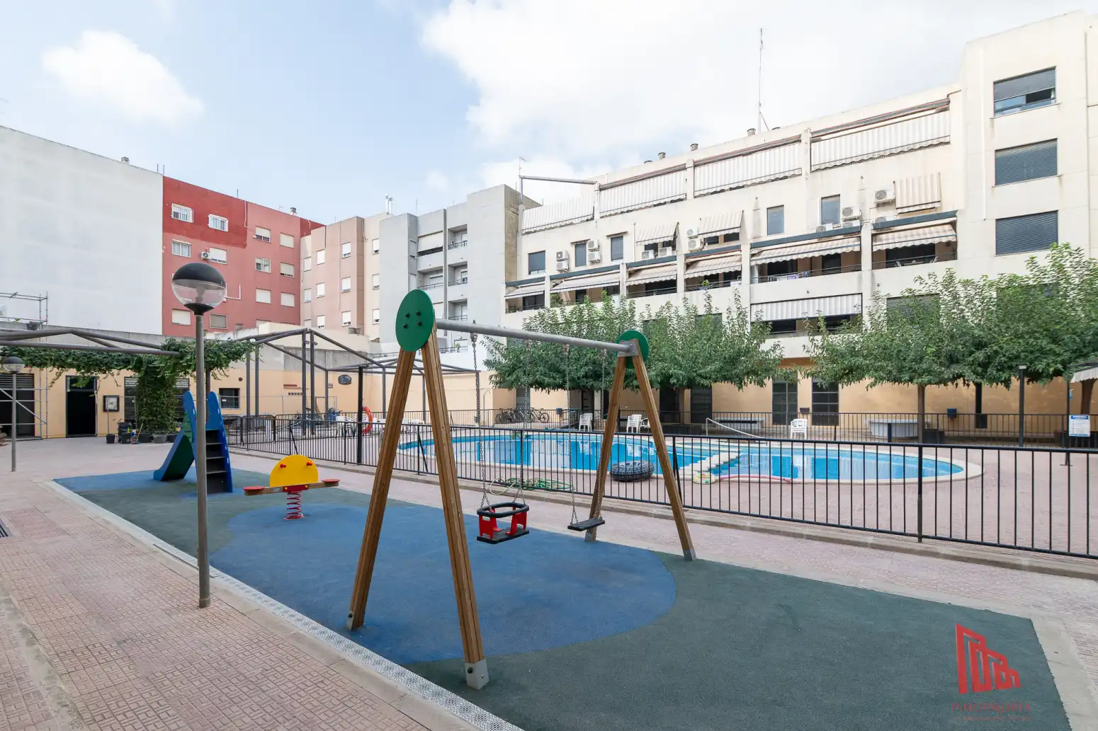 Piscina de Pis en venda en Catarroja amb Aire condicionat, Calefacció i Jardí privat