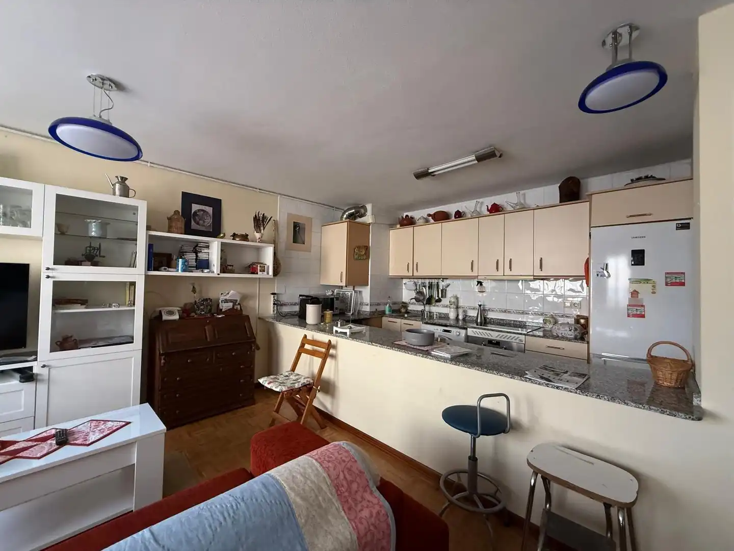 Cocina de Piso en venta en Oviedo  con Calefacción, Trastero y Amueblado