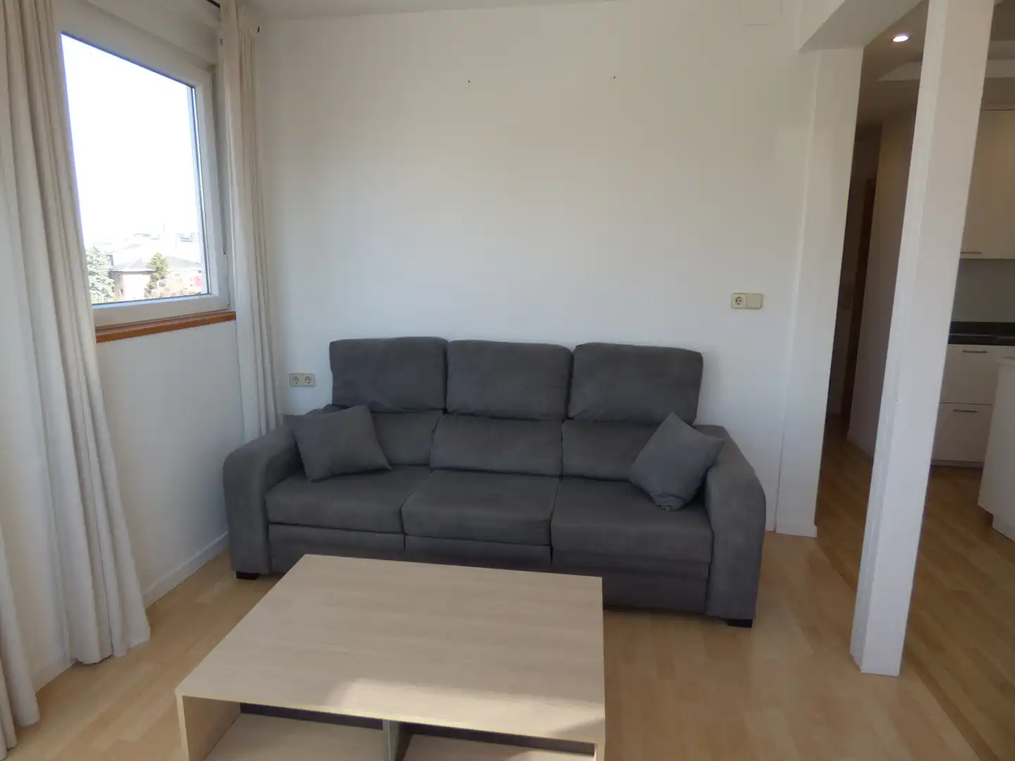 Sala de estar de Piso de alquiler en Madrid con Aire acondicionado, Calefacción y Terraza