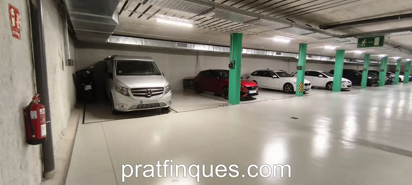Parkplatz von Wohnung zum Verkauf in L'Hospitalet de Llobregat mit Klimaanlage, Heizung und Parkett