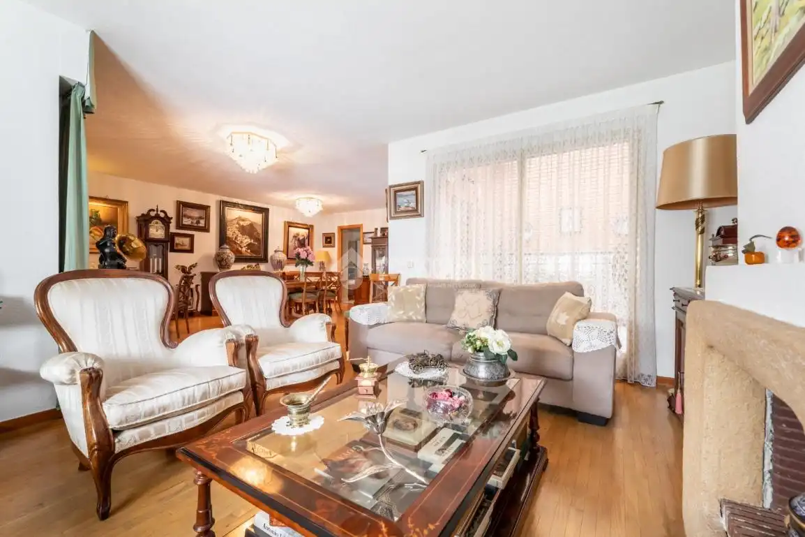 Sala de estar de Casa adosada en venta en Madrid con Aire acondicionado, Calefacción y Parquet