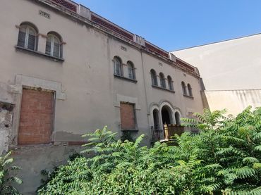 Casa con balcone in vendita a Carrer de Sant Antoni de Baix 74