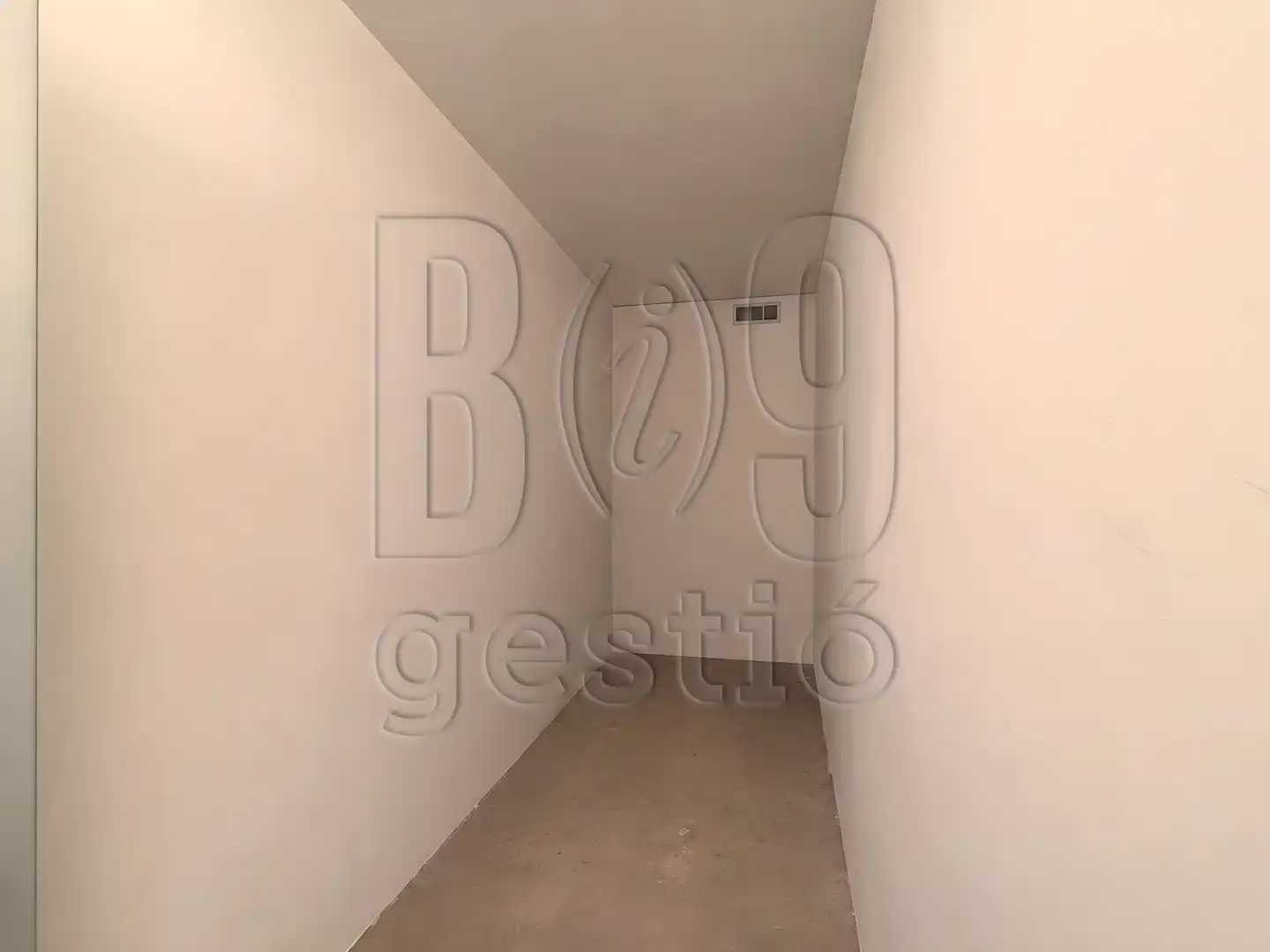 Wohnung zum Verkauf in Tarragona mit Klimaanlage, Heizung und Terrasse