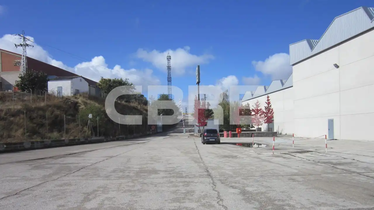 Vista exterior de Nave industrial de alquiler en Valdemoro