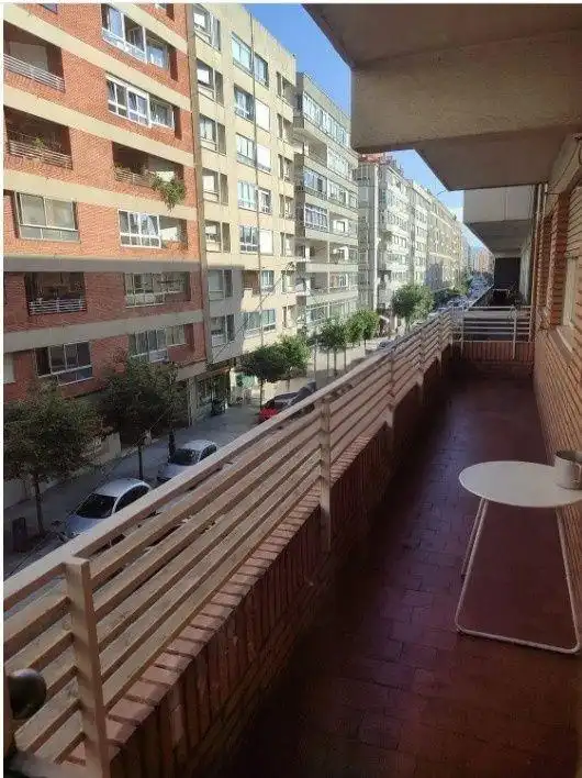 Vista exterior de Pis en venda en Vigo  amb Calefacció, Terrassa i Moblat