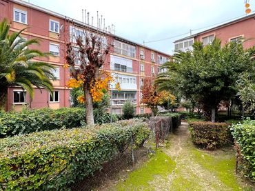 Pis amb jardí en venda a Fuencarral - El Pardo