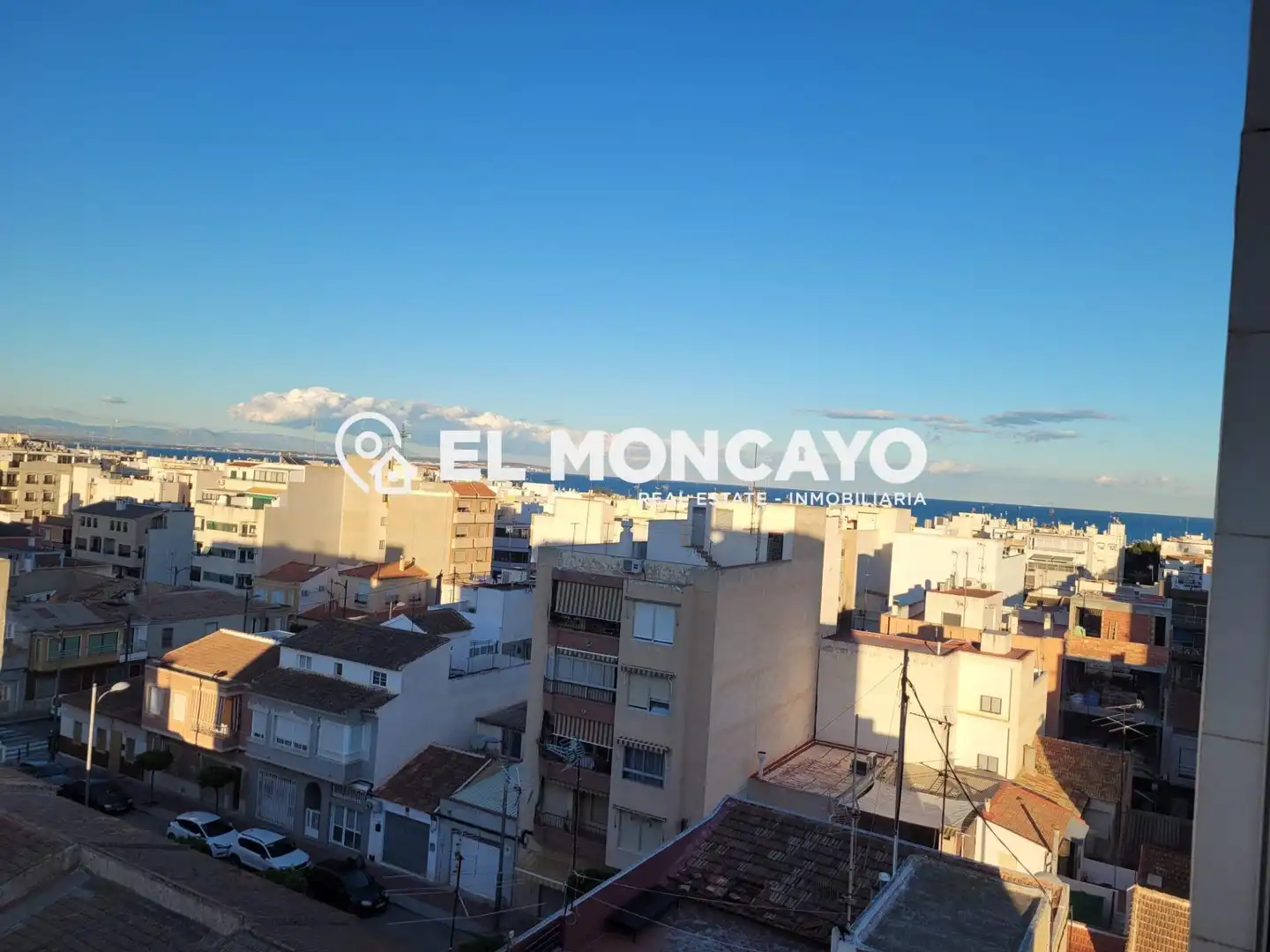 Vista exterior de Ático en venta en Guardamar del Segura con Aire acondicionado, Calefacción y Terraza