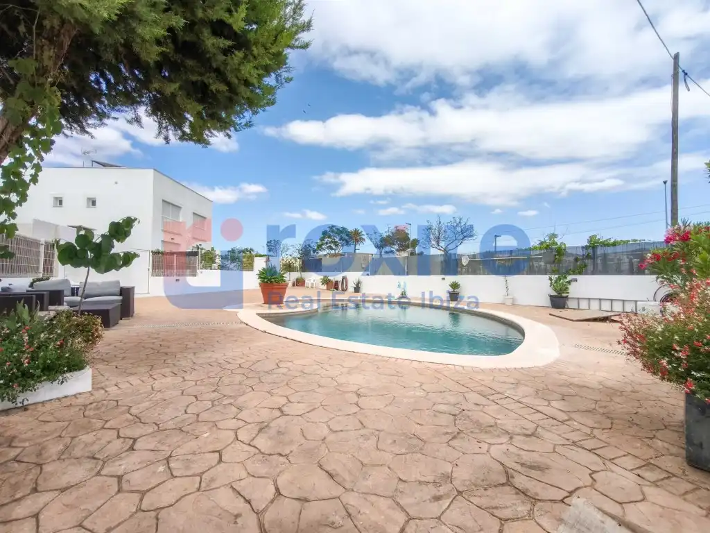 Schwimmbecken von Maisonette zur Miete in Sant Josep de sa Talaia mit Klimaanlage, Terrasse und Möbliert