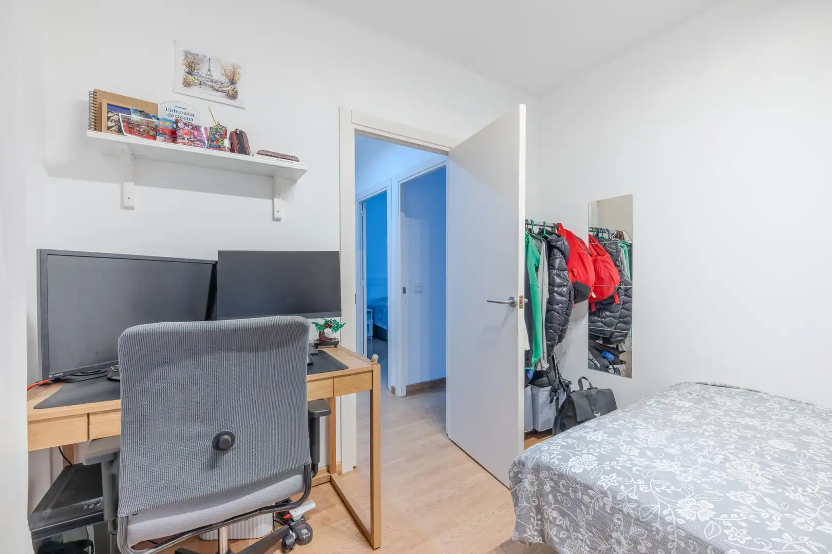 Bedroom of Flat for sale in Girona  with Air Conditioner, Heating and Balcony
