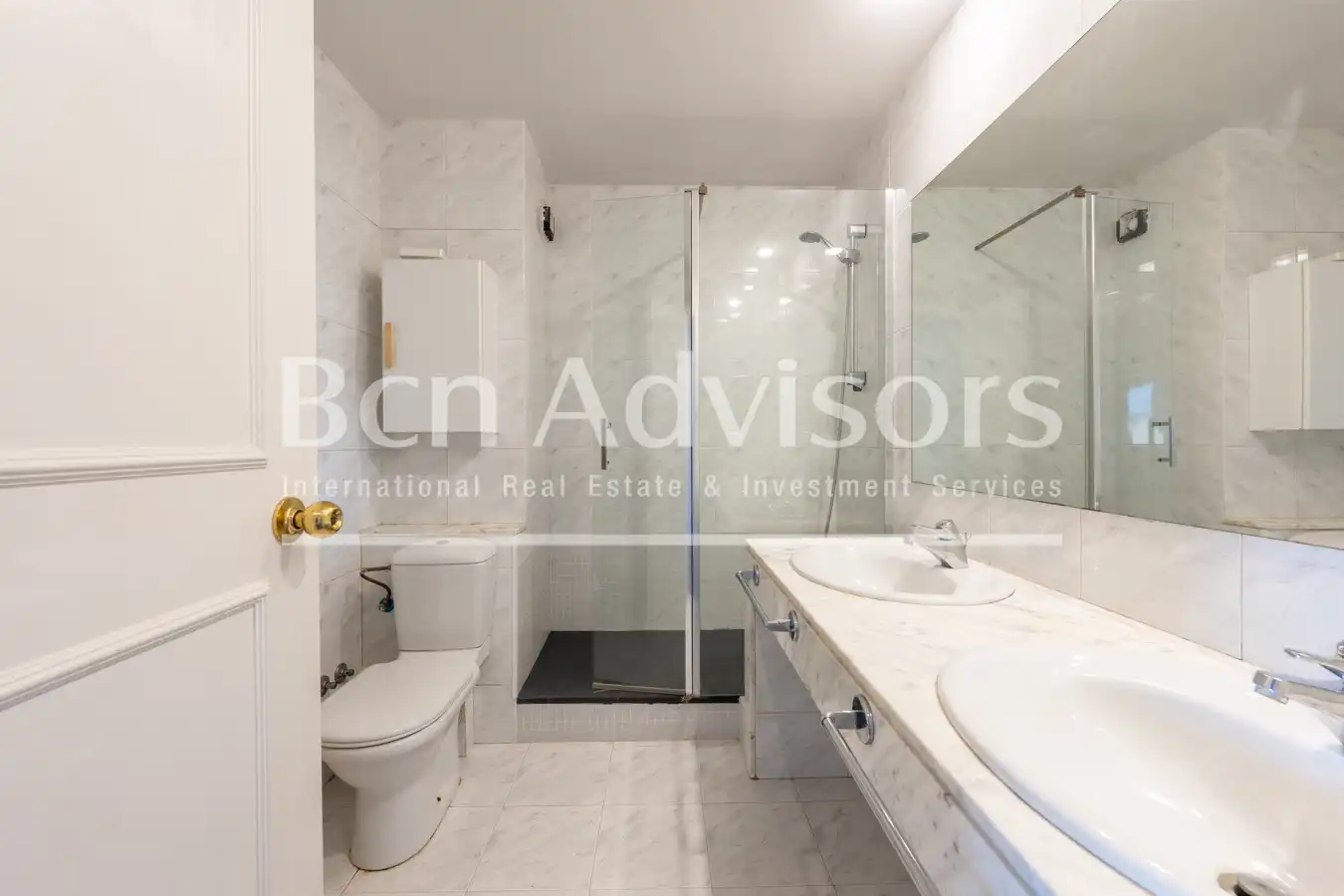 Baño de Casa adosada en venta en Sant Just Desvern con Aire acondicionado, Calefacción y Parquet
