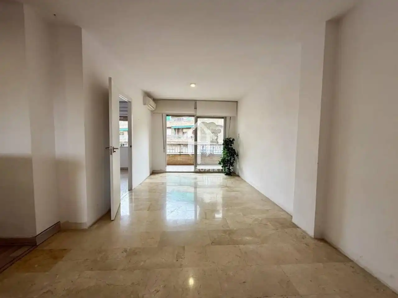 Sala de estar de Piso en venta en Pinos Puente con Aire acondicionado y Terraza
