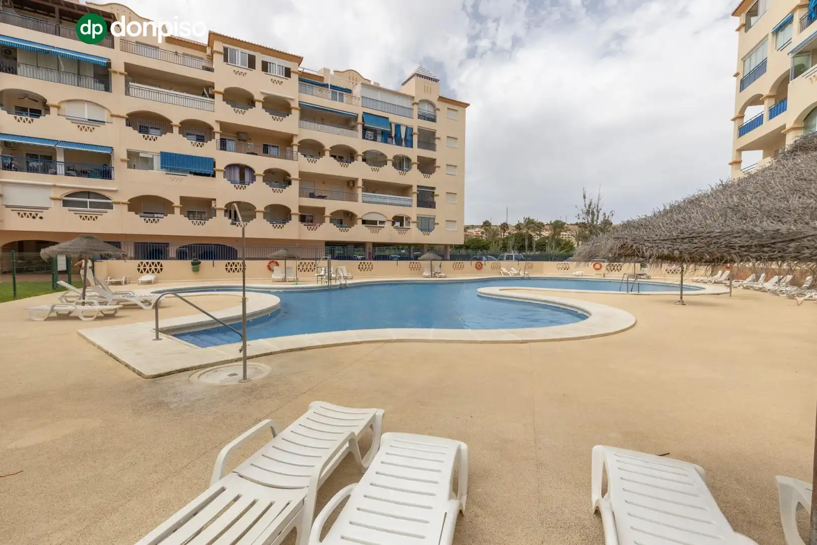 Piscina de Piso en venta en El Ejido con Piscina comunitaria