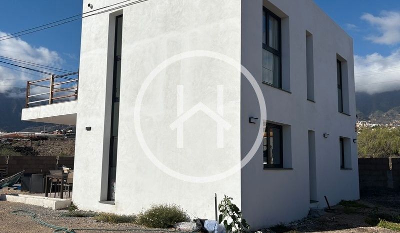 Vista exterior de Pis en venda en Arafo amb Jardí privat, Terrassa i Moblat