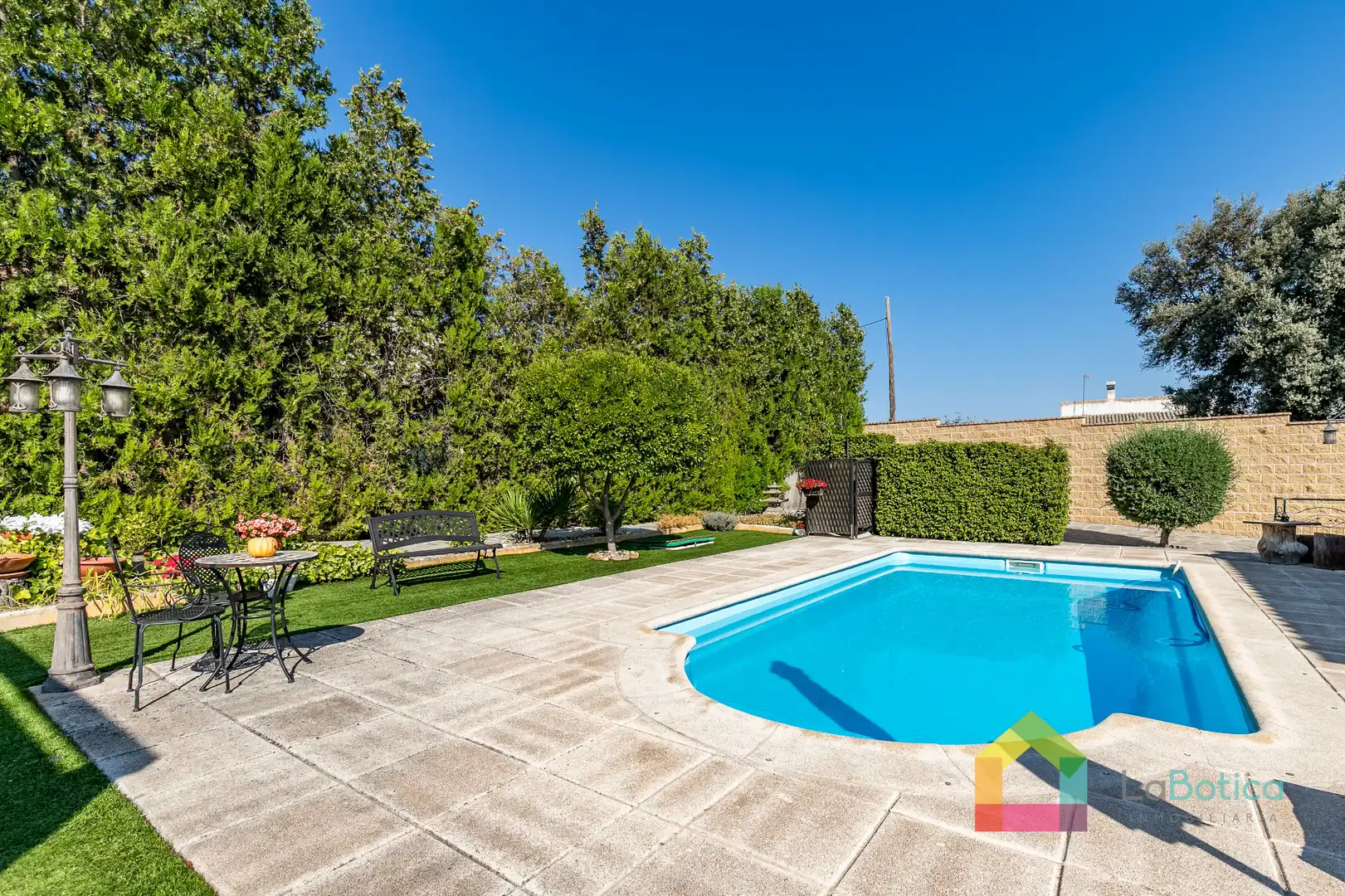 Piscina de Casa o xalet en venda en Nambroca amb Aire condicionat, Calefacció i Jardí privat