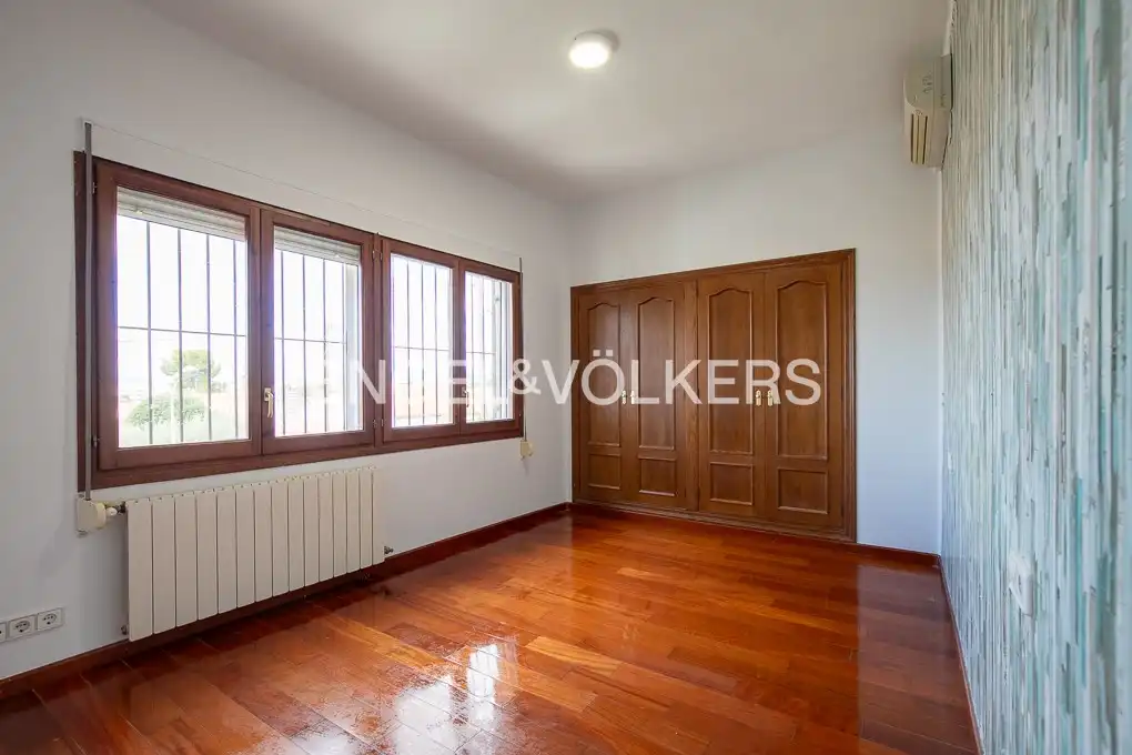 Casa o chalet de alquiler en L'Eliana con Aire acondicionado, Calefacción y Jardín privado