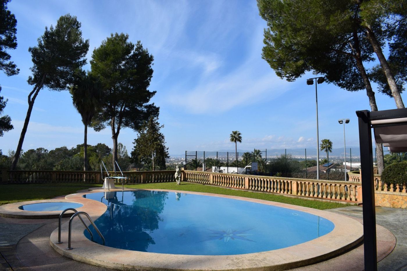 Swimming pool of House or chalet for sale in  Palma de Mallorca  with Air Conditioner, Private garden and Terrace