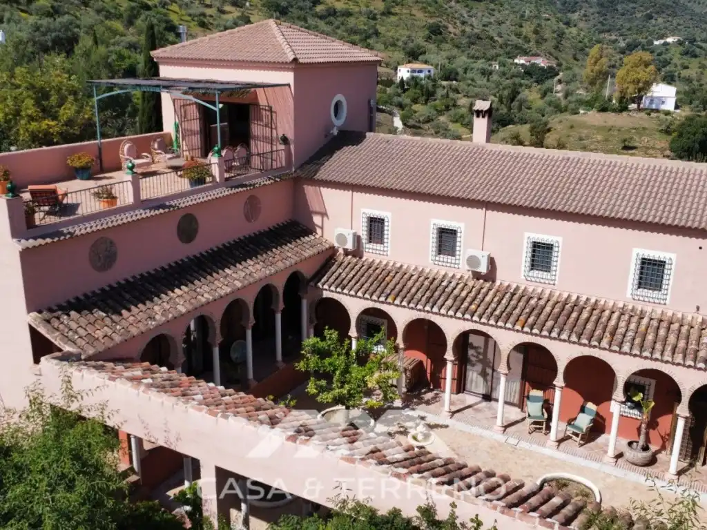 Vista exterior de Casa o chalet en venta en Comares con Aire acondicionado, Terraza y Piscina