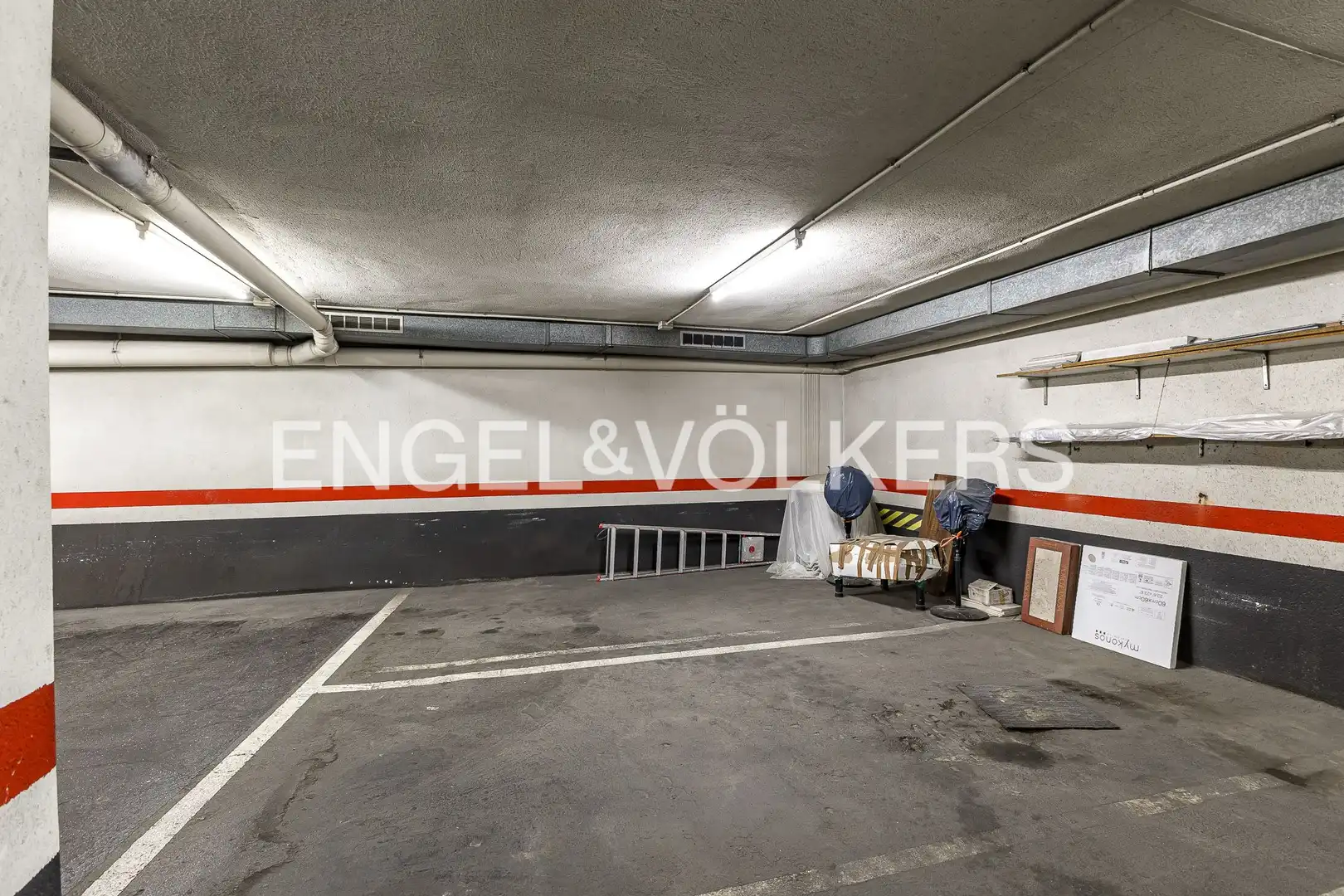 Parking of Flat for rent in Barcelona  with Air Conditioner, Heating and Private garden