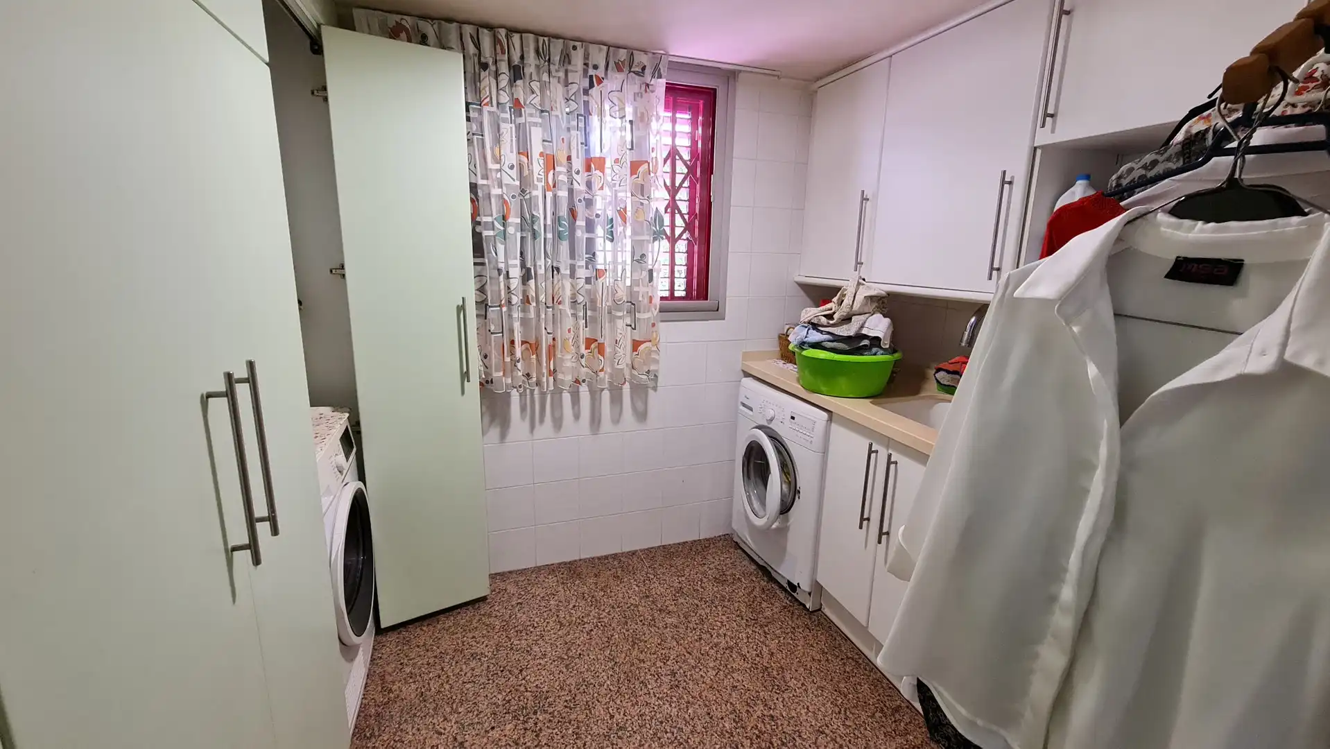 Cuina de Casa o xalet en venda en Oliva amb Aire condicionat, Calefacció i Jardí privat