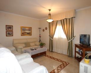 Sala d'estar de Casa o xalet en venda en Almagro amb Aire condicionat, Terrassa i Balcó