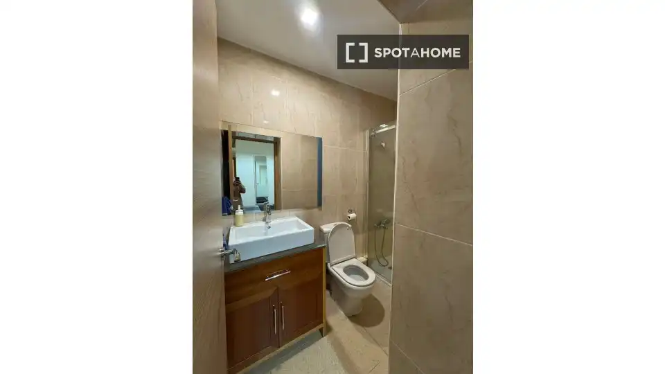 Bathroom of Flat for rent in Tetuán