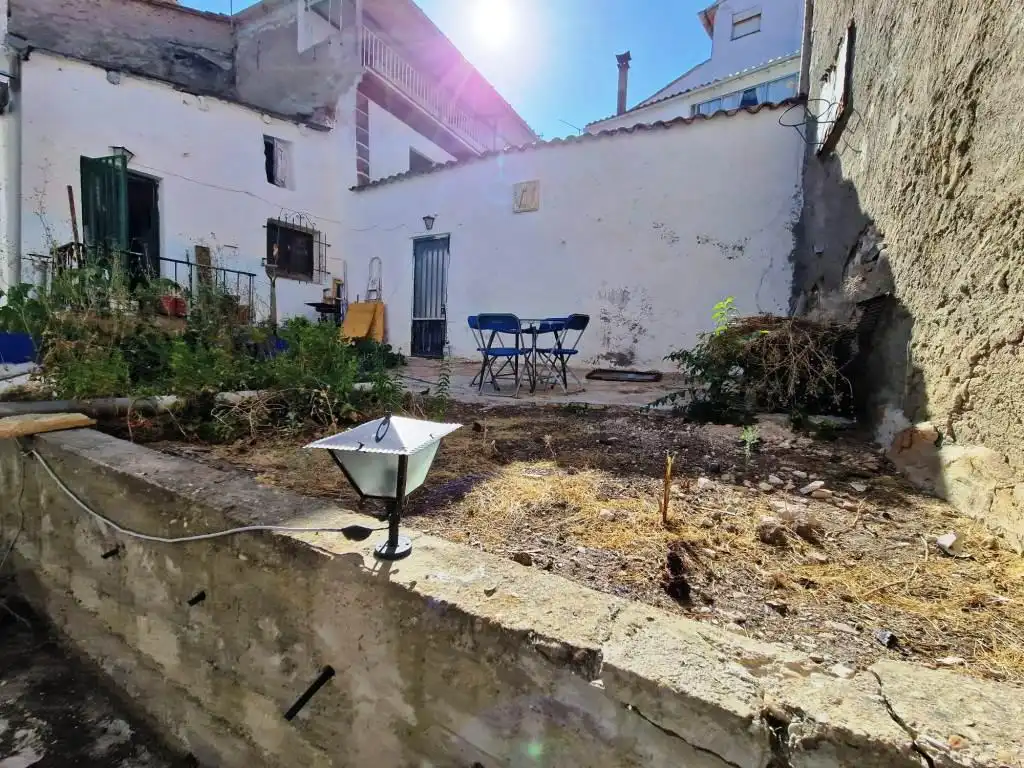 Vista exterior de Casa o xalet en venda en Camporrélls amb Jardí privat, Terrassa i Balcó
