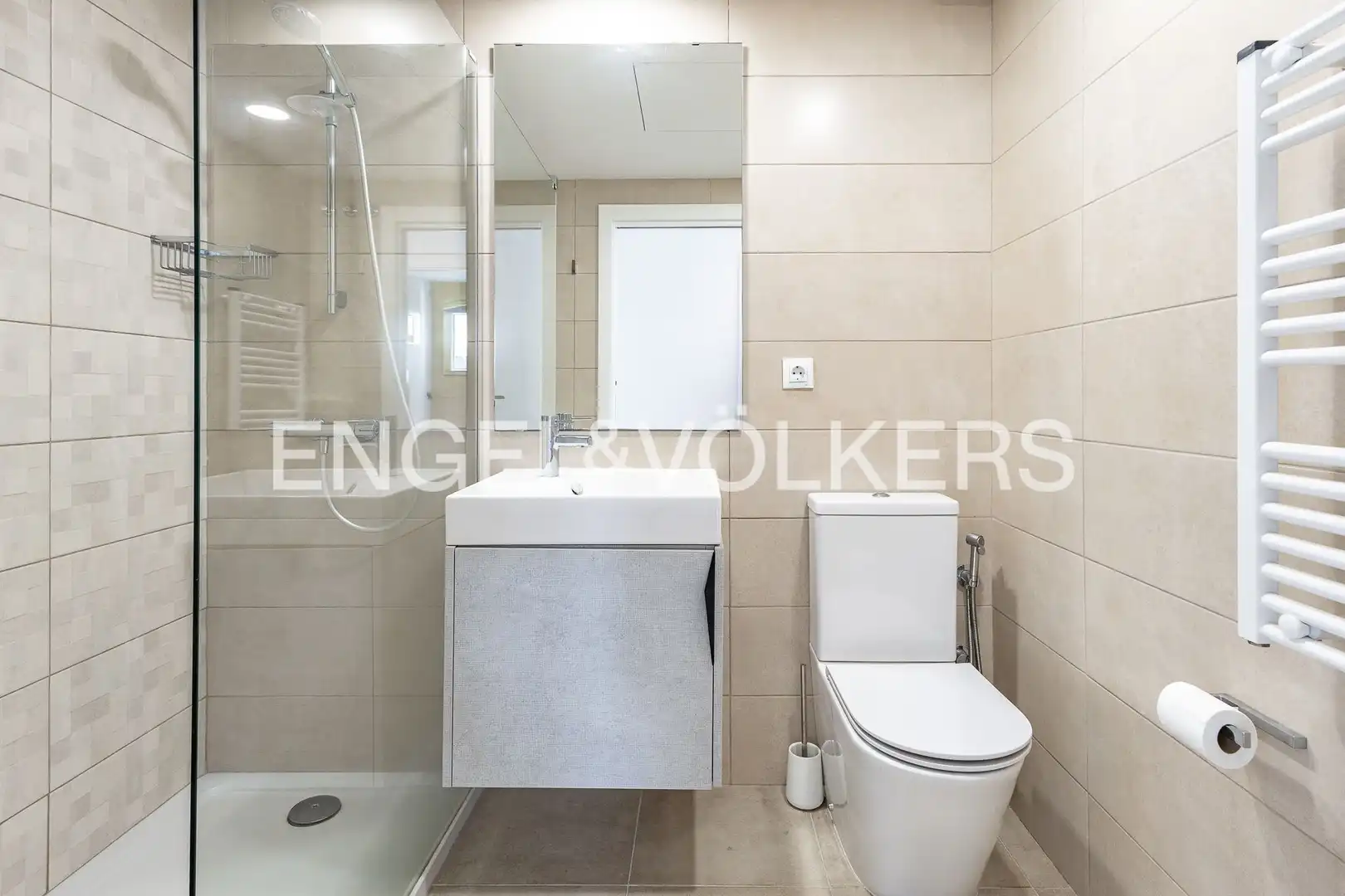 Baño de Ático en venta en Sant Adrià de Besòs con Aire acondicionado, Calefacción y Parquet