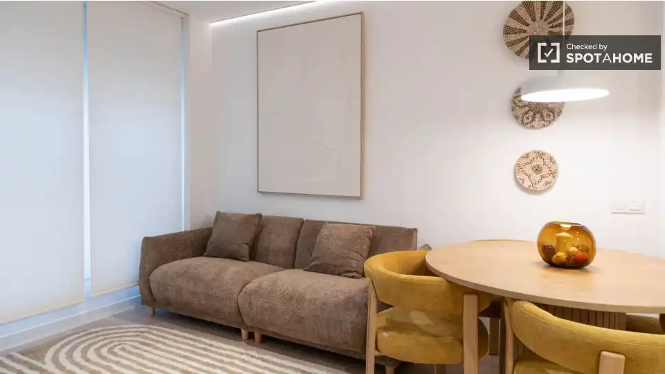Sala d'estar de Pis de lloguer en Madrid amb Aire condicionat, Calefacció i Moblat