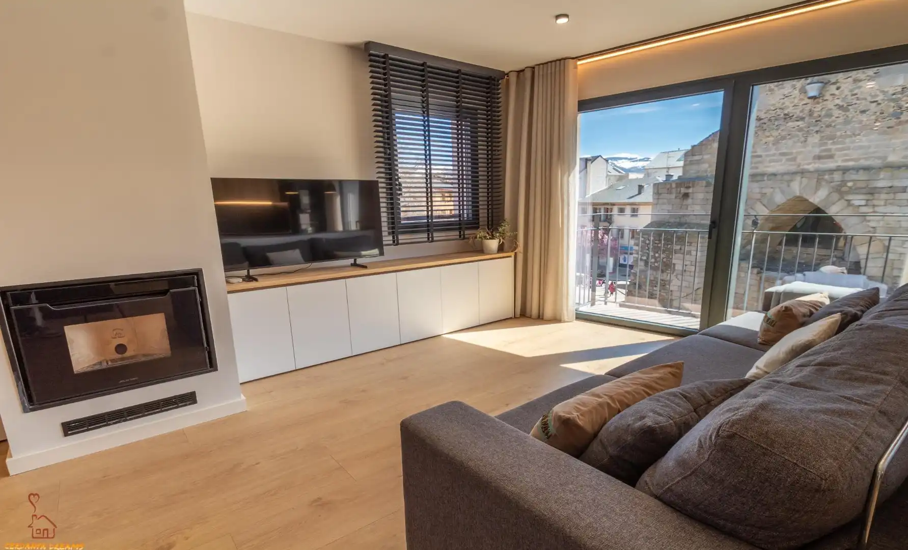 Living room of Attic for sale in Puigcerdà  with Heating, Parquet flooring and Terrace