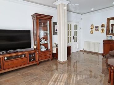 Maison mitoyenne avec balcon à vendre à Totana