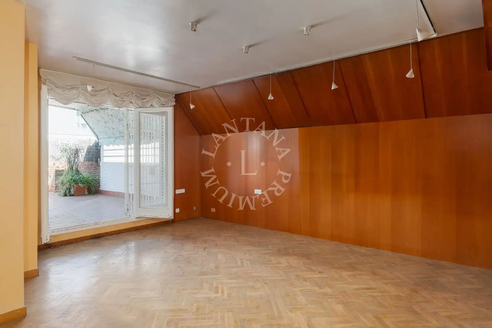 Sala d'estar de Àtic en venda en Barcelona amb Calefacció i Traster