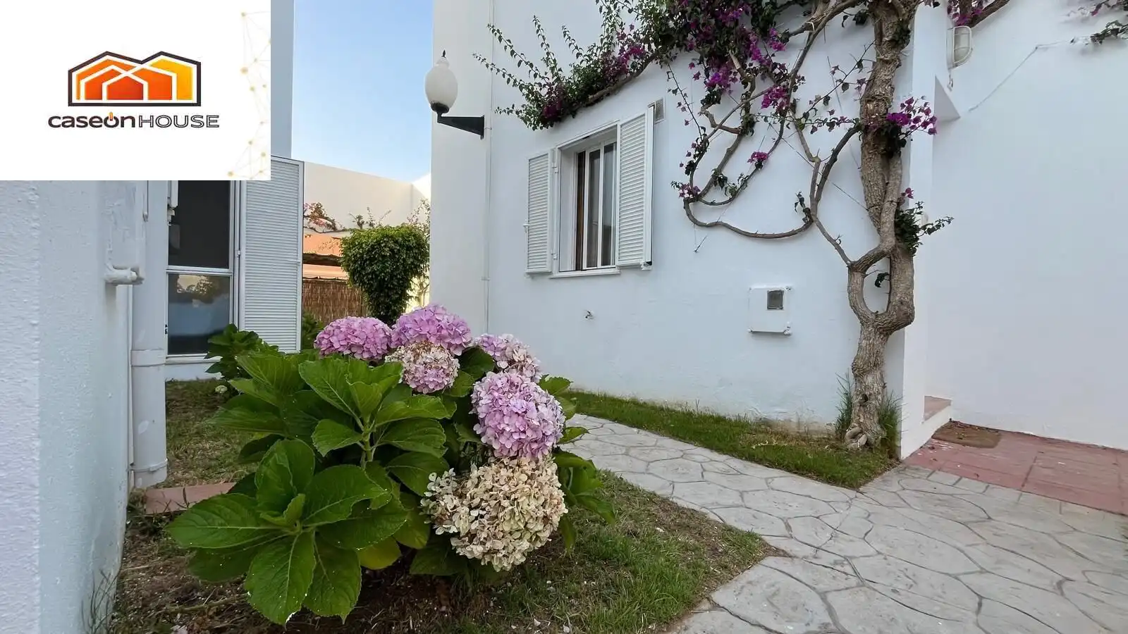 Vista exterior de Apartament en venda en Chiclana de la Frontera amb Piscina comunitària