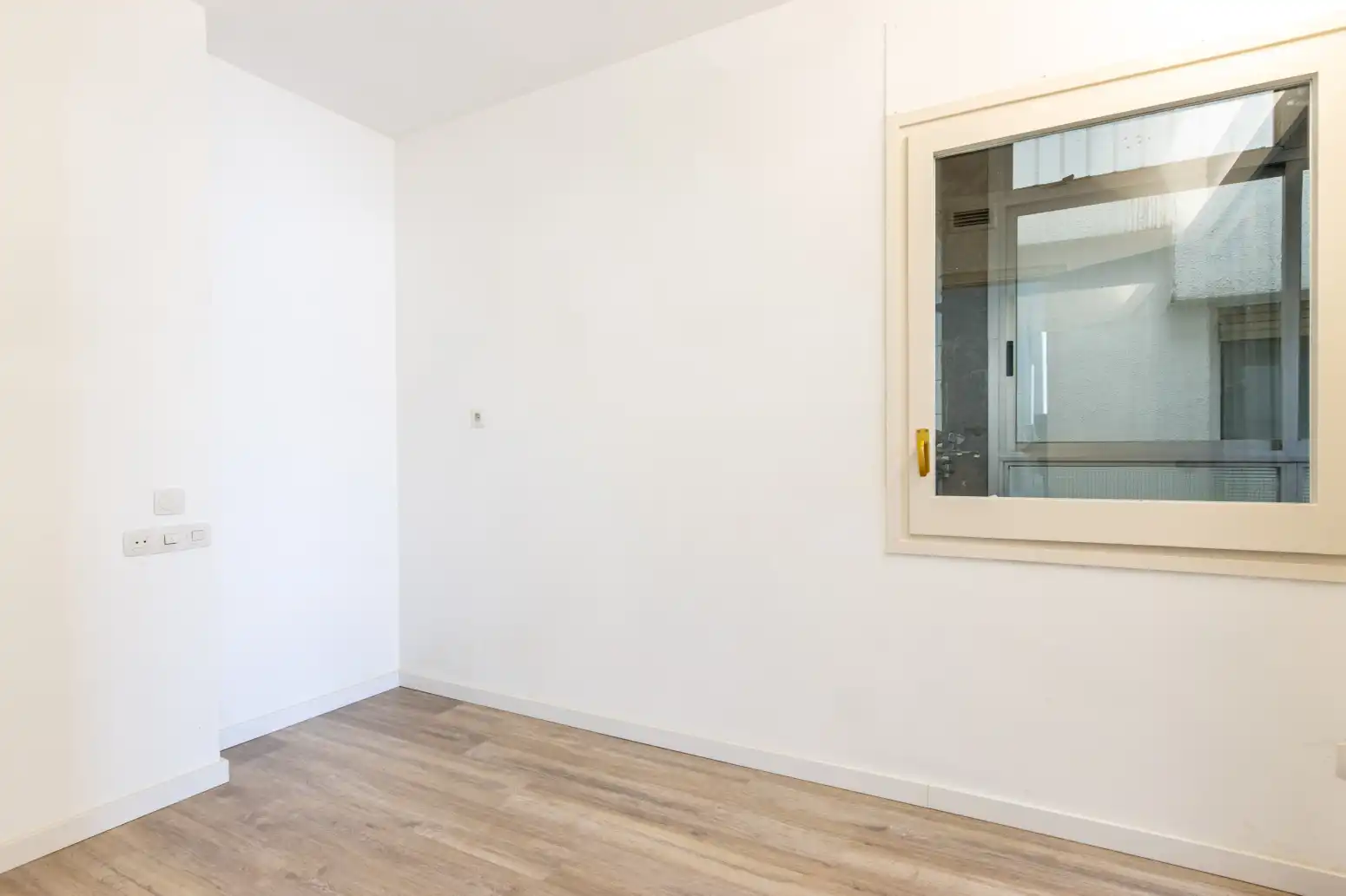 Schlafzimmer von Wohnung zum Verkauf in Terrassa mit Heizung, Parkett und Balkon