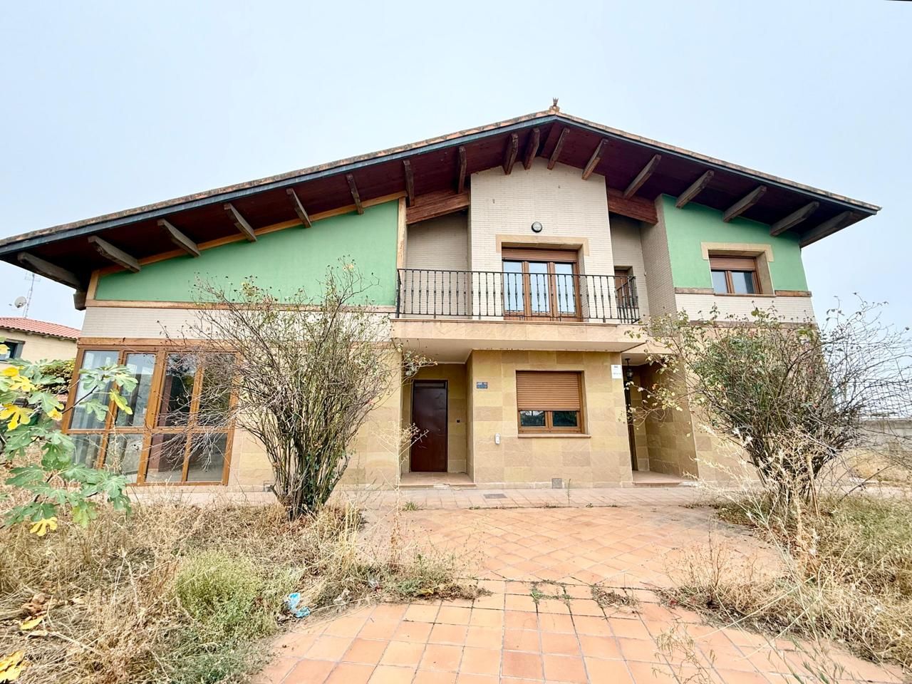 Vista exterior de Casa o chalet en venta en Valdestillas con Calefacción, Jardín privado y Terraza