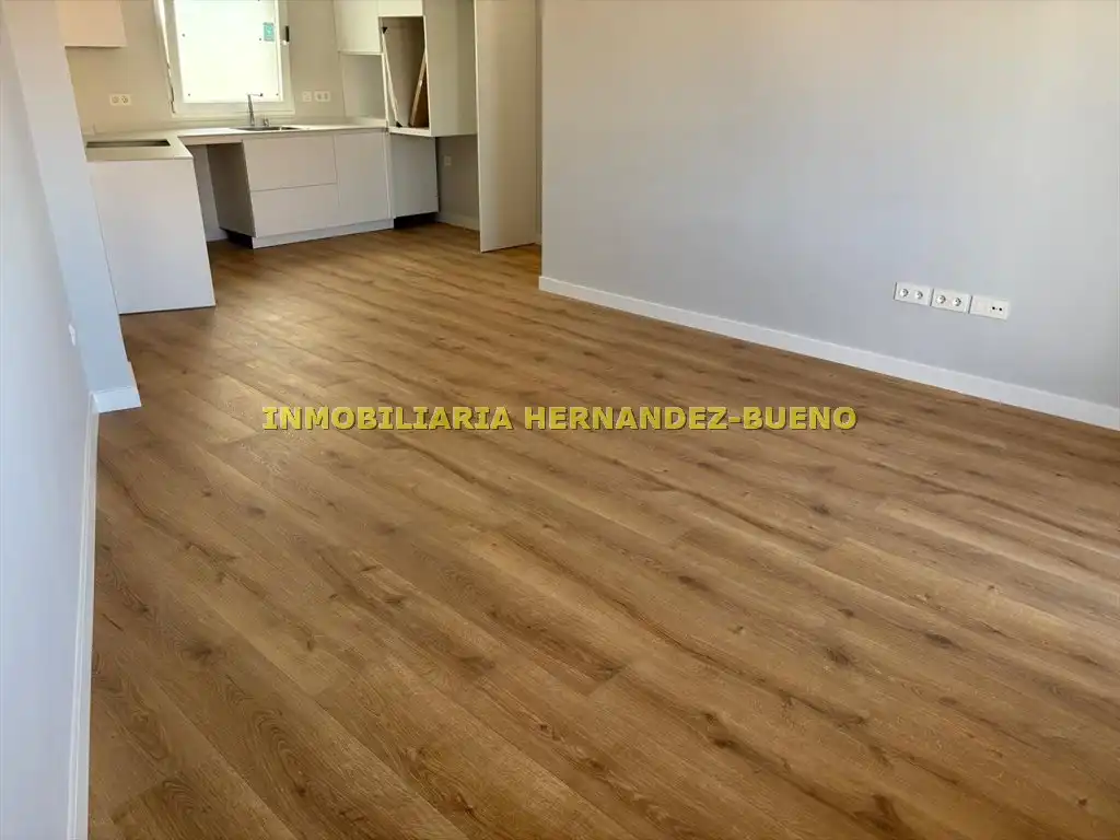 Flat for sale in Salamanca  with Air Conditioner, Heating and Balcony