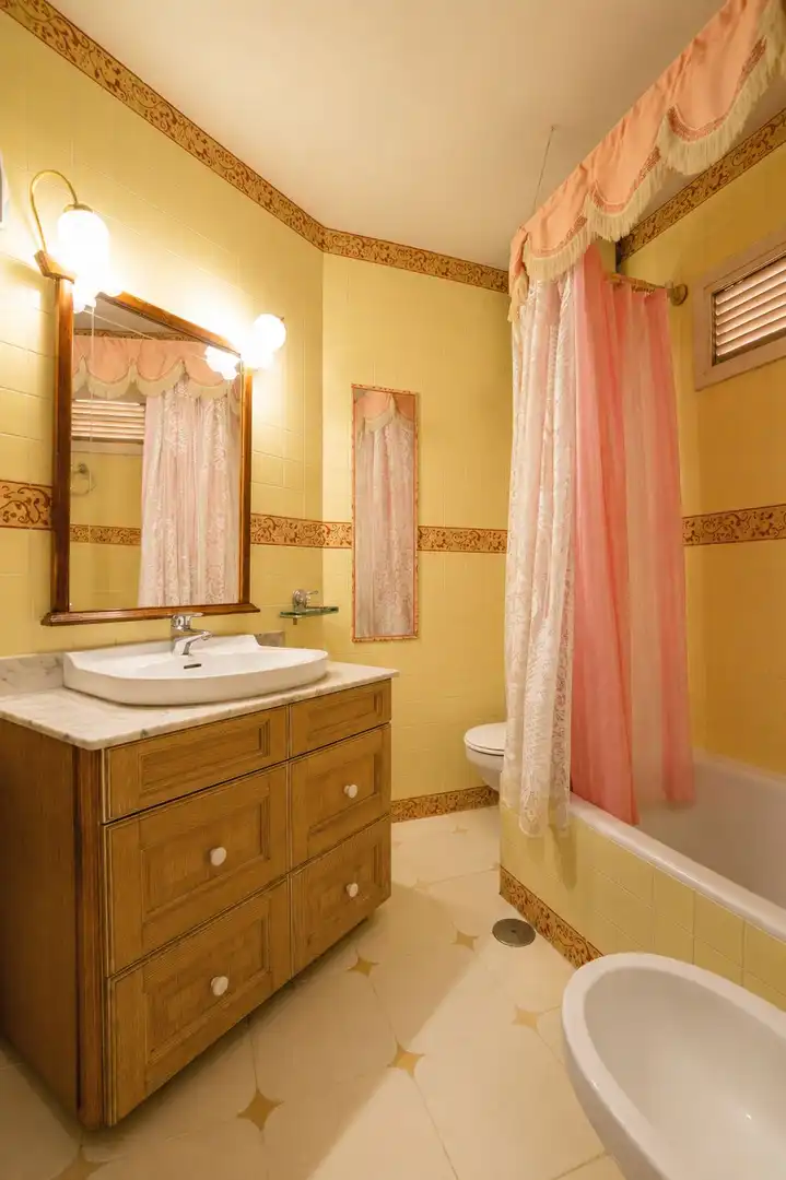 Bathroom of Apartments for sale in Benidorm
