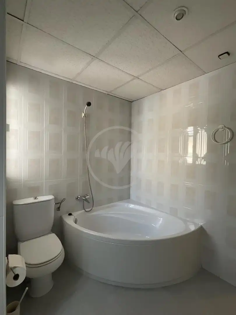 Badezimmer von Wohnung zur Miete in Linares mit Klimaanlage, Terrasse und Möbliert