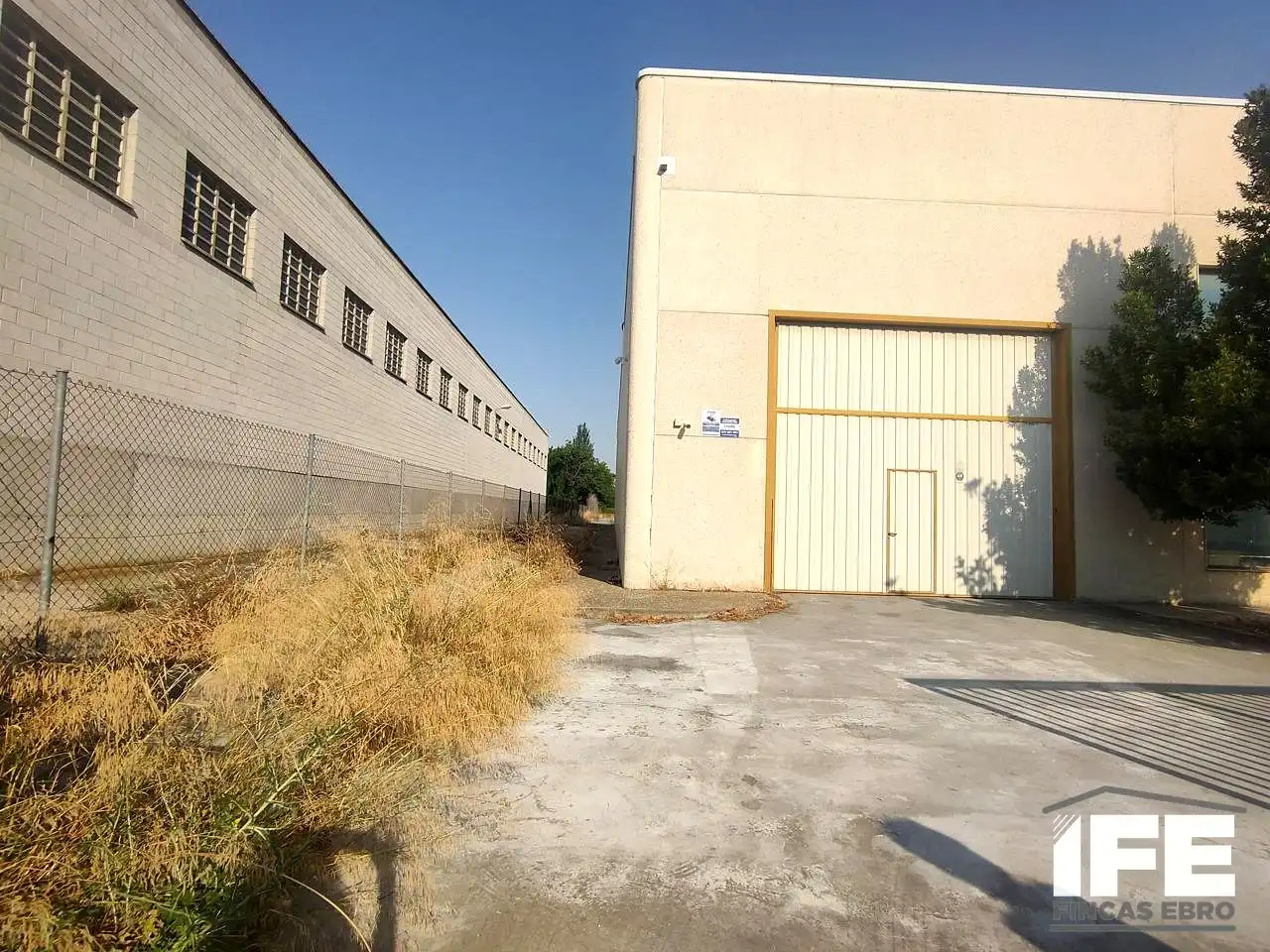 Vista exterior de Nau industrial de lloguer en Alagón