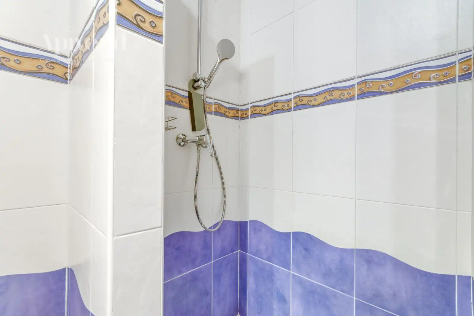 Bathroom of Houses for sale in Roses  with Air Conditioner, Heating and Private garden