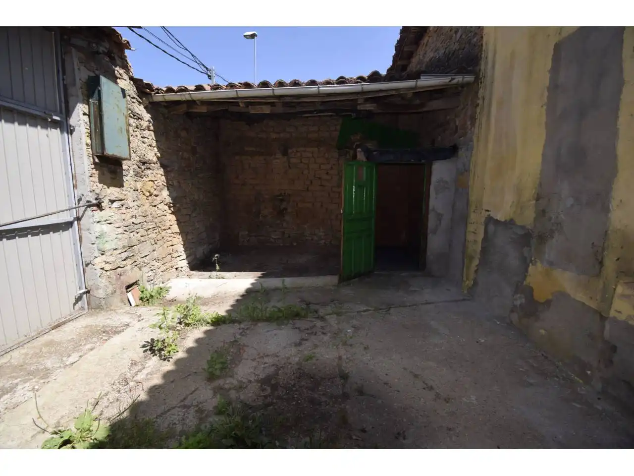 Vista exterior de Casa o xalet en venda en Boñar amb Calefacció