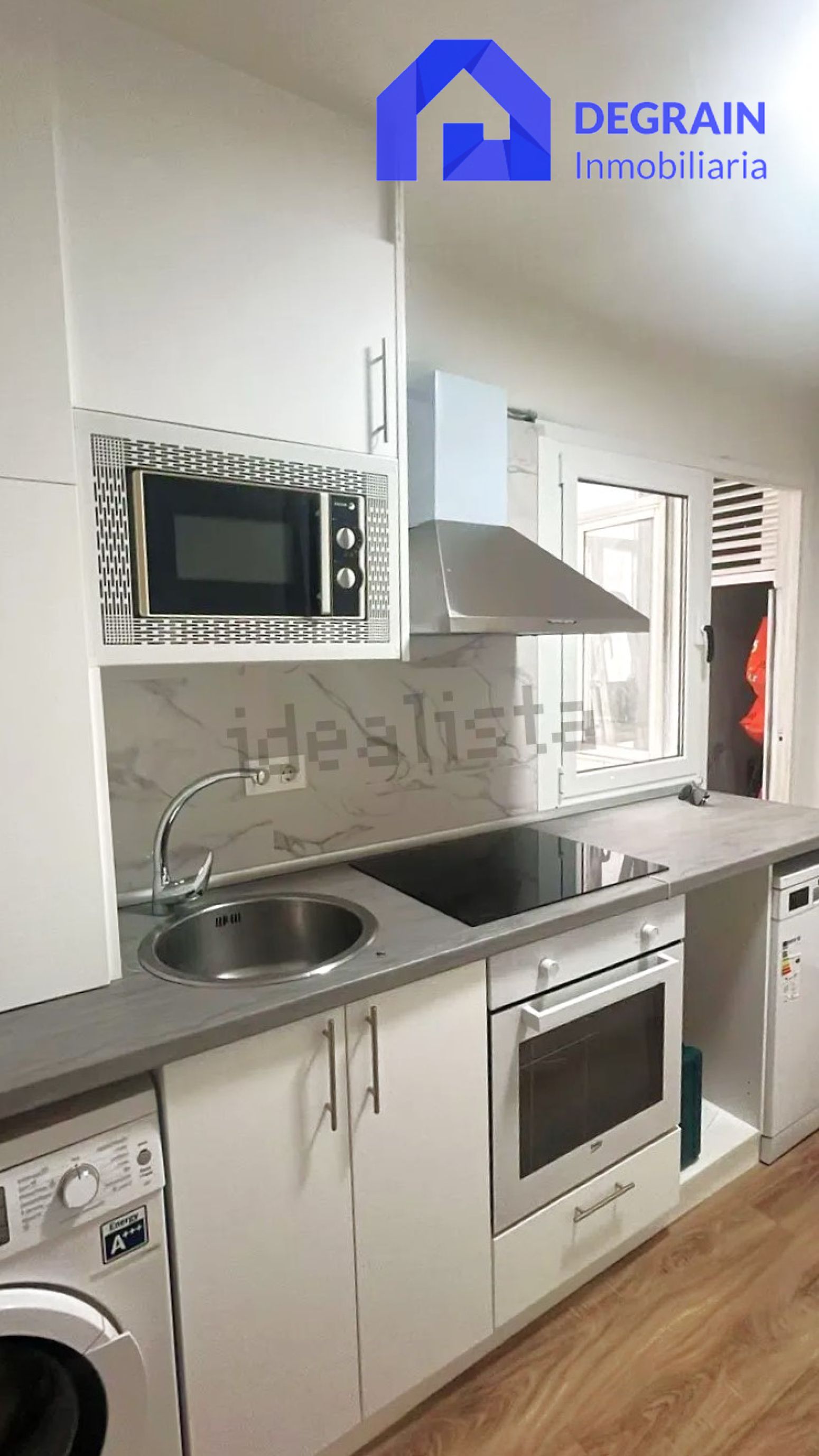Kitchen of Flat to rent in Oviedo   with Heating, Private garden and Storage room