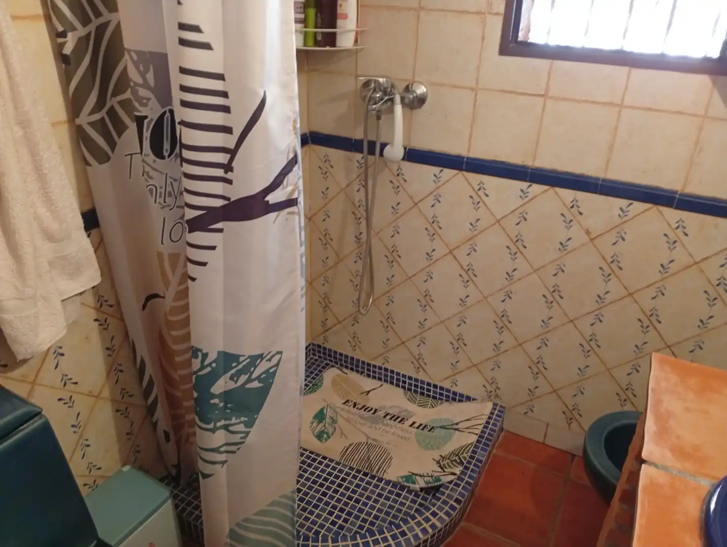 Baño de Finca rústica en venta en Jete con Terraza, Piscina y Amueblado